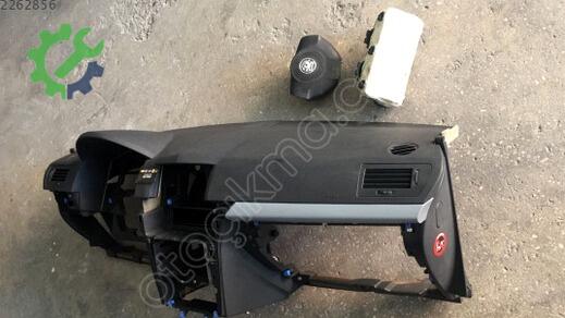 Opel Astra Torpido çıkma parça