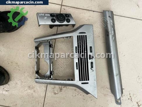 Opel Astra Torpido çıkma parça