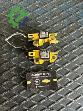 Opel Astra Darbe Sensörü 24460761 çıkma parça