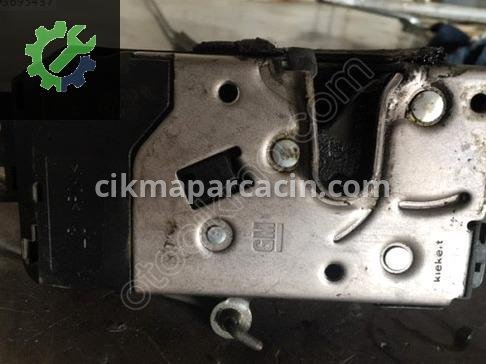 Opel Astra Sol Ön Kapı Kilidi çıkma parça