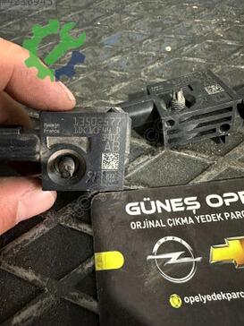 Opel Astra Darbe Sensörü 13502577 çıkma parça