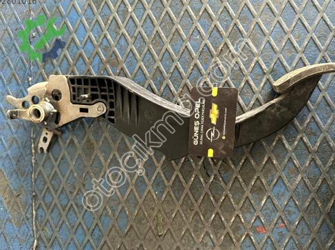 Opel Astra Pedal çıkma parça
