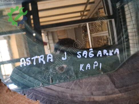 Opel Astra Sağ Arka Kapı Camı çıkma parça