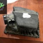 OPEL ASTRA J HAVA FİLTRE KUTUSU ÜST PARÇA ORJİNAL ÇIKMA