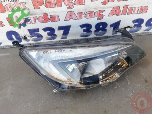 Opel Astra Sağ Ön Far çıkma parça