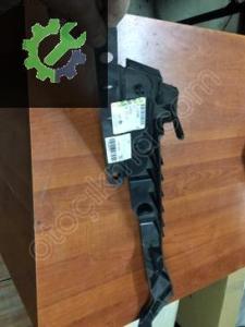 Opel Astra J Makyajsız Kasa Sağ Tampon Bağlantı Ayağı Gm