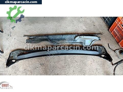 Opel Astra Ön Cam Izgarası çıkma parça