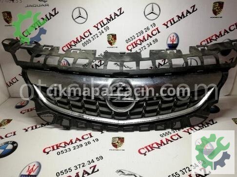 Opel Astra Ön Panjur çıkma parça