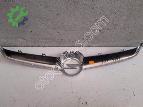 Opel Astra Ön Panjur çıkma parça