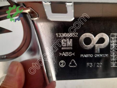 Opel Astra Ön Panjur çıkma parça