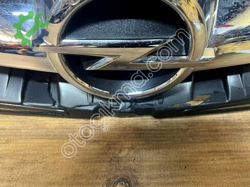 Opel Astra Ön Panjur 13368851 çıkma parça