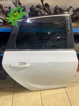Audi A4 Kapı çıkma parça