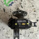 Opel Astra Orijinal Çıkma Motor Takozu & Kulağı 13247453