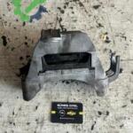 Opel Astra Orijinal Çıkma Motor Takozu & Kulağı 13247453
