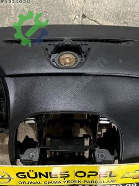 Opel Astra Torpido çıkma parça