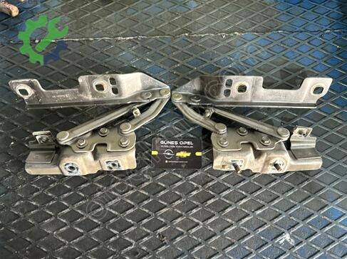 Opel Astra Kaput Menteşesi 20879202 çıkma parça