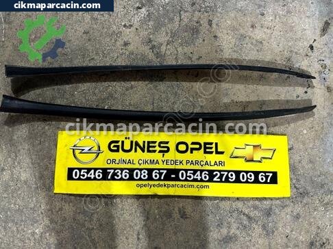 Opel Astra Ön Cam Izgarası çıkma parça