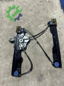 Sol Ön Cam Krikosu Opel Astra 2023 Çıkma