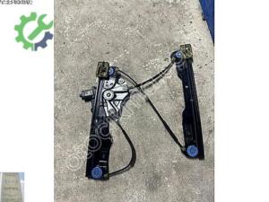 Opel Astra Orijinal Çıkma Sol Ön Cam Krikosu