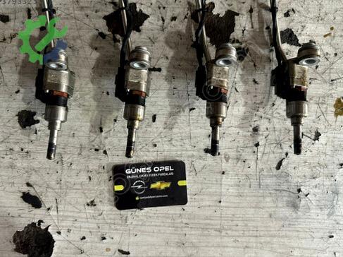 Opel Astra Enjektör Kütüğü 12672583 çıkma parça