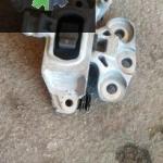Opel Astra-k motor takozu