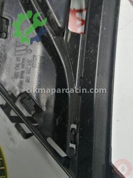 Opel Astra Ön Panjur çıkma parça