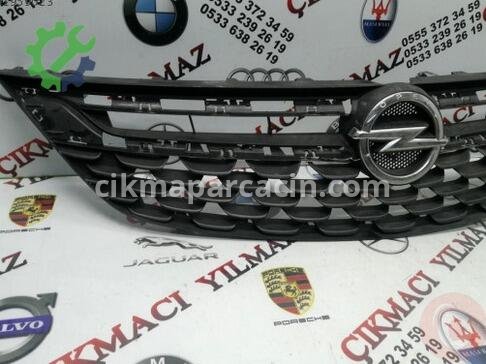 Opel Astra Ön Panjur çıkma parça
