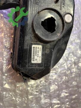 Opel Astra Sağ Sis Farı 39098908 çıkma parça