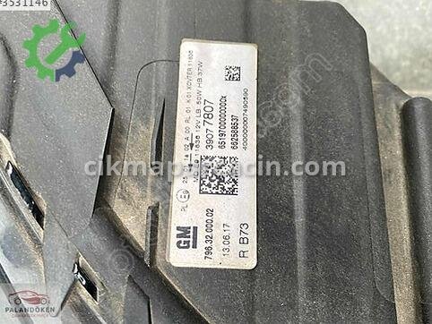 Opel Astra Sağ Ön Far çıkma parça