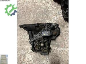 Opel Meriva 1996 – 2023 Çıkma Ara Bölme Sacı