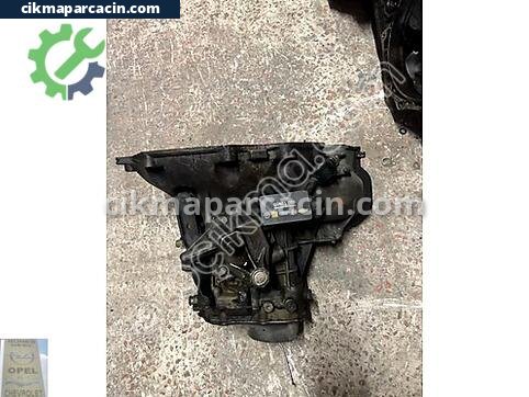 Opel Meriva Ara Bölme Sacı çıkma parça