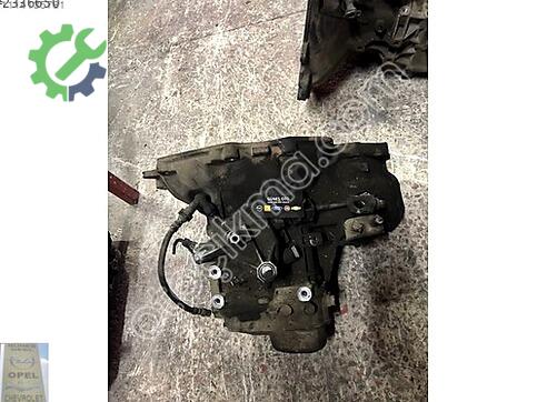 Opel Meriva Ara Bölme Sacı çıkma parça