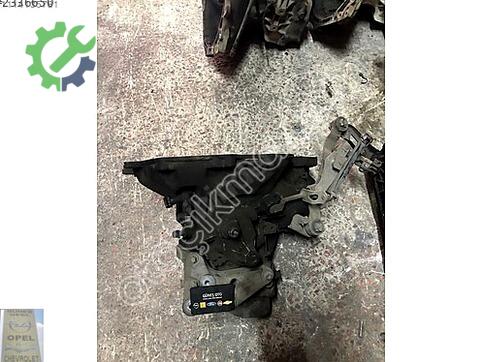 Opel Meriva Ara Bölme Sacı çıkma parça