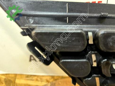 Opel Astra Ön Panjur 13266567 çıkma parça