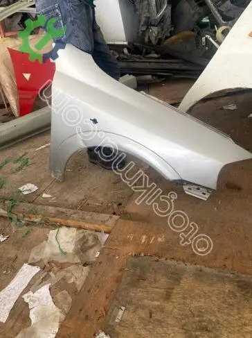 Opel Astra Sağ Ön Çamurluk çıkma parça