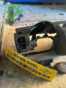 Opel Combo Torpido çıkma parça