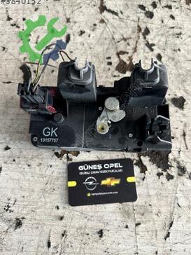 Opel Combo Kapı Kilidi 13157757 çıkma parça