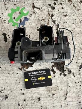 Opel Combo Kapı Kilidi 13157757 çıkma parça