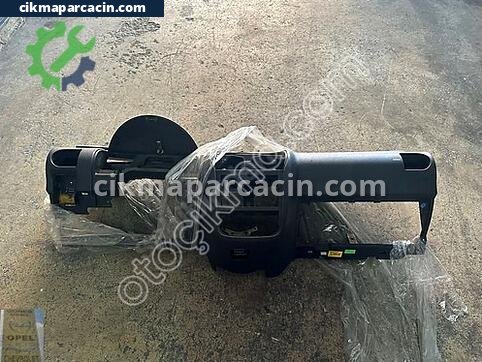 Opel Combo Torpido çıkma parça