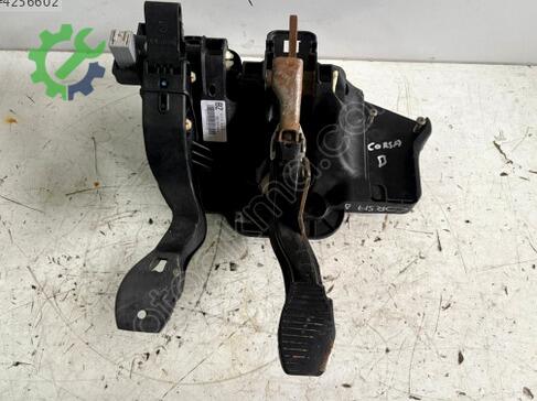 Opel Corsa Pedal çıkma parça
