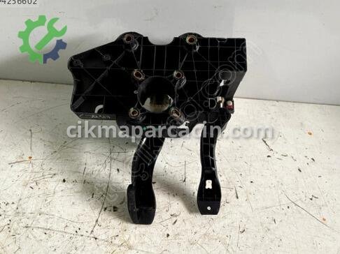 Opel Corsa Pedal çıkma parça