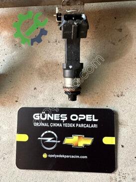 Opel Corsa Enjektör çıkma parça