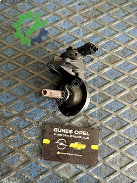 Opel Corsa Vakum Pompası 1928498092 çıkma parça