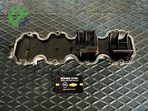 Opel Corsa Külbütör Kapağı çıkma parça