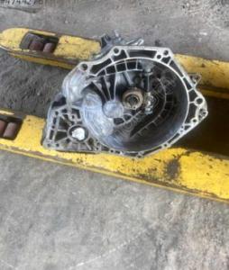Opel corsa b 1.4 şanzıman çıkma orjinal