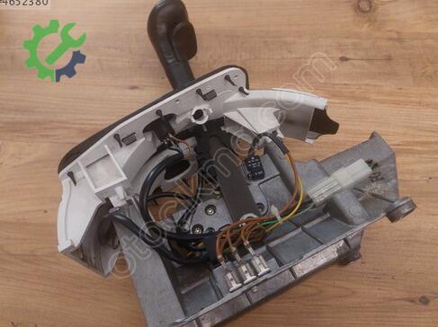 Opel Corsa Vites Kulesi 90372930 çıkma parça