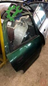 Opel Corsa Orijinal Çıkma Sağ Arka Kapı