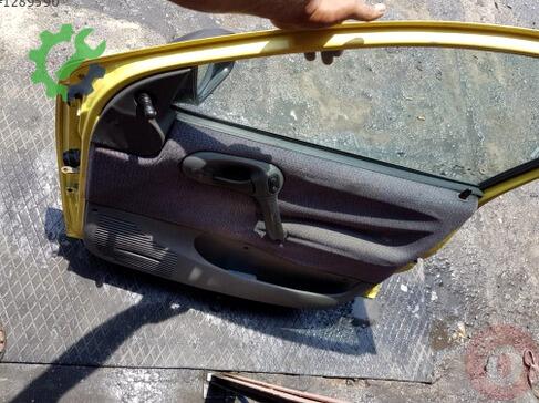 Opel Corsa Sağ Ön Kapı Camı çıkma parça