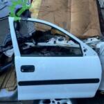 Opel Corsa b sağ ön kapı orijinal