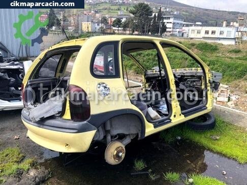 Opel Corsa Tavan çıkma parça